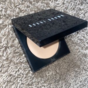 BOBBI BROWN SHEER FINISH PRESSED POWDER